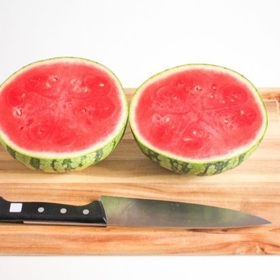 Jak načít kokos a nakrájet cibuli bez plakání? 7 tipů, jak porcovat ovoce a zeleninu jako šéfkuchař