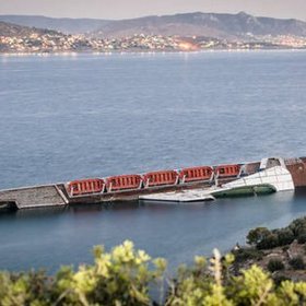 Mediterranean Sky byla postavena v roce 1952 a měnila jak vlastníky, tak názvy. Dnes leží taktéž u Řecka, převrácená na bok a čeká na svůj další osud.