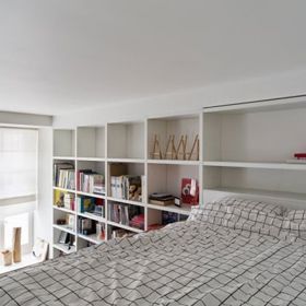 Loftové spaní vám ušetří spoustu místa.