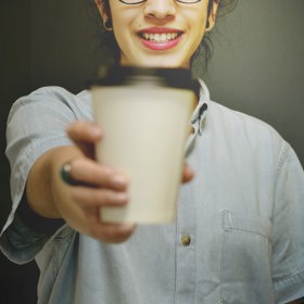 Na kávu si také můžete donést svůj kelímek.