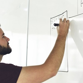 Školení a vzdělávání zaměstnanců jsou nezbytné.