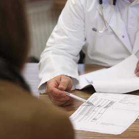 Hlavně byste si měli zajít k doktorovi, aby vám poradil nejlepší postup léčby.