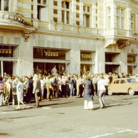 Takhle to vypadalo, když do Tuzexu přivezli zboží.