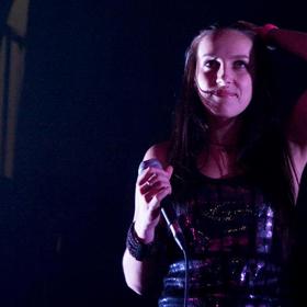 Yanna je velmi talentovaná zpěvačka