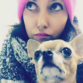 Yanna a její pejsek Maxík.