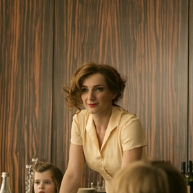 Film Skleněný pokoj vznikl na motivy úspěšného bestselleru autora Simona Mawera.