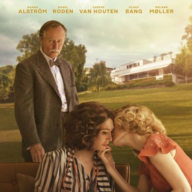 V českém dabingu propůjčila svůj hlas zahraničním herečkám Aňa Geislerová  a Kateřina Winterová.