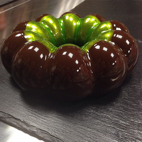 Ruska peče dezerty, které vypadají jako dokonale vyleštěný mramor. Podívejte se