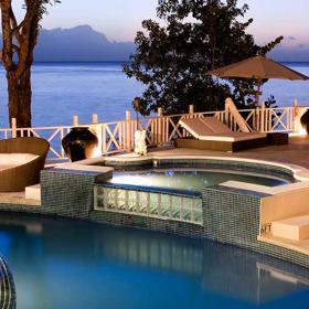 Cove Spring House aneb rekreace v režii Bruce Willise, Rihanny nebo Eltona Johna