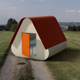 Středoškoláci navrhli domek, který sestavíte bez nářadí. Vyjde vás na průměrný měsíční plat