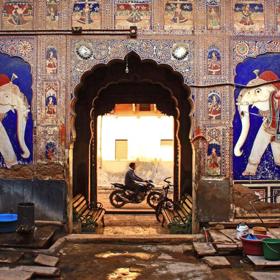 Hrobové ticho a dechberoucí podívaná. O tato miliardářská sídla donedávna nikdo nezavadil pohledem