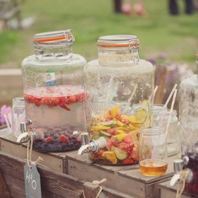 Po stáčených čerstvých limonádách se strhne masivní poptávka už pro jejich zářivé barvy.