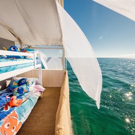 Pozorovat korály z pohodlí gauče a jíst od slavného šéfkuchaře. Soutěžte o noc v plovoucím království!