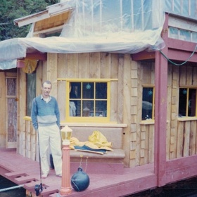 Okouzlující plovoucí sídlo, které jeho majitelé budují už 20 let