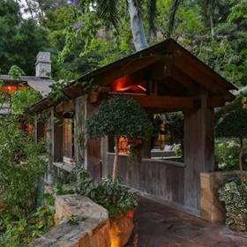 Jako v ráji! Jennifer Lopez si pořídila luxusní sídlo v L.A. s venkovním pódiem