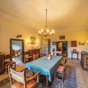 Chcete žít jako králové a královny? Kupte si tento úchvatný středověký hrad