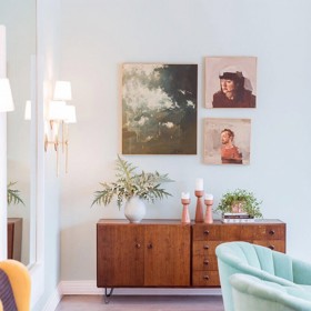 „Sladký sentimentalista“ – tohle chce kontrast mezi bledšími a sytějšími odstíny.