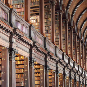 Navštivte 300 let starou komnatu v dublinské knihovně Trinity College