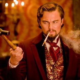 Leonardo DiCaprio ve filmu Nespoutaný Django.