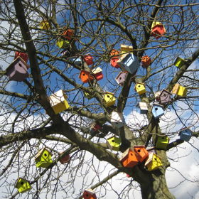 Dán vyrobil přes 3 500 ptačích budek za 7 let. Co ho k tomu vedlo?