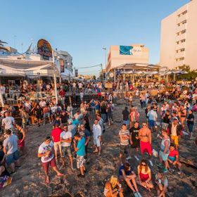 Ibiza, Španělsko – město Ibiza je známé především množstvím nočních klubů.