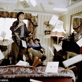 Pamatujete, jak Dursleyovic dům zaplavily Harryho dopisy o přijetí do Bradavic?