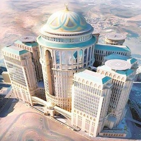 Abraj Kudai byl navržen tak, aby perfektně zapadl do okolní krajiny.