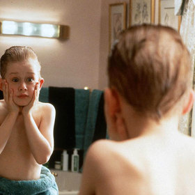 Výchova ratolestí je pro rodiče tvrdou životní zkouškou. A ne vždy se podaří vychovat potomky v lepší verzi sama sebe. Online magazín Popsugar se zeptal 16 maminek, jakým největším výzvám musely čelit. A zdá se, že v mnoha domácnostech se děje prakticky totéž.