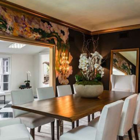 V jídelně můžete obdivovat nádherné nástěnné malby.