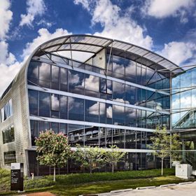 State Street Village (Illinoiský technologický institut) byla navržena známým architektem Helmutem Jahnem.