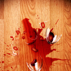 Pomocí válečku na chlupy snadno odstraníte skleněné střepy...