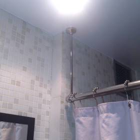 Když na to přijde, sprchové závěsy dokážou být pěkně nebezpečné.