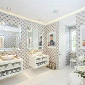 Jedna z celkem 16 koupelen.