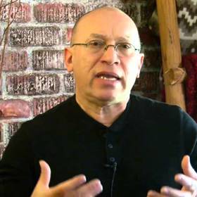 Darryl Anka pracoval od sedmdesátých let jako tvůrce vizuálních a speciálních efektů na mnoha hollywoodských filmech, například na filmové sérii Star Trek a dalších filmových projektech (nejen) v sci-fi žánru (Já Robot, Iron Man, ale také například Piráti z Karibiku, Smrtonosná past).