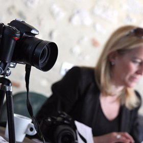 Začněte se věnovat žurnalistice.