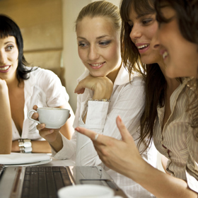 5. Kamarád-kolega. Pokud máte s nějakým kolegou bližší vztah, je to jedině dobře – zná dokonale pracovní prostředí, a má tak pro vaše nesnáze pochopení.