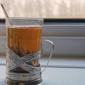 Číslo čtyři: Nechte čaj v klidu šest minut, aby dosáhl ideální teploty 60 °C.