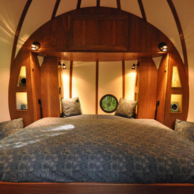 Otevřeno má celoročně a „každou sezónu nabídne něco unikátního“, píše se na webových stránkách hotelu.