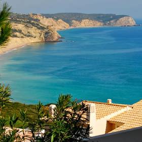 Pláž Salema (Portugalsko).