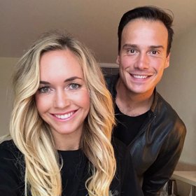 Láska jim stále kvete.