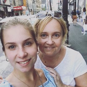 Jekatěrina se svou maminkou.