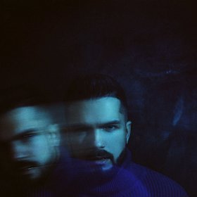 Je to sympatický mladý muž.