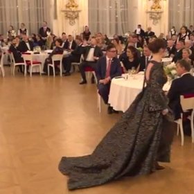 Kate Zemanová se podílela na přípravách plesu.