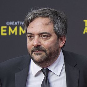 Ve věku 52 let zemřel zpěvák a hudební skladatel Adam Schlesinger.