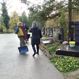 Takhle vypadá hrob Evy Pilarové.