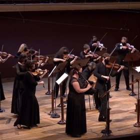 Česká filharmonie baví internet.