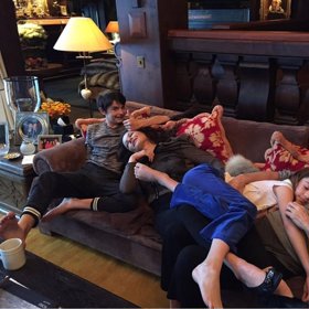 Rodina Douglasových tráví ráda čas pospolu.