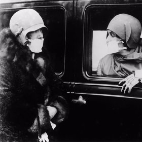 Španělská chřipka o sobě dala vědět zásadním způsobem mezi lety 1918 až 1920. Tehdy jí podlehly desítky milionů lidí na celém světě. Rozšířila se velmi rychle kvůli nově budovaným dopravním spojením mezi jednotlivými kontinenty.