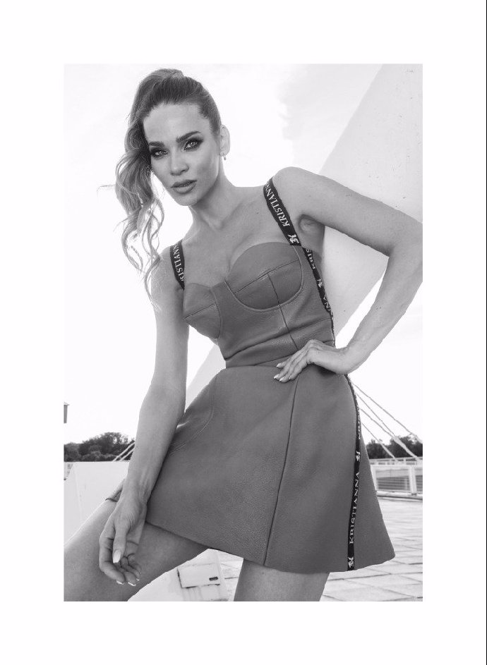 FOTO: Andrea Verešová – stránka 899