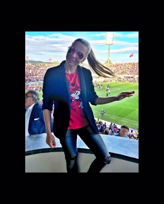 FOTO: Kateřina Kristelová je na dovolené. – stránka 179
